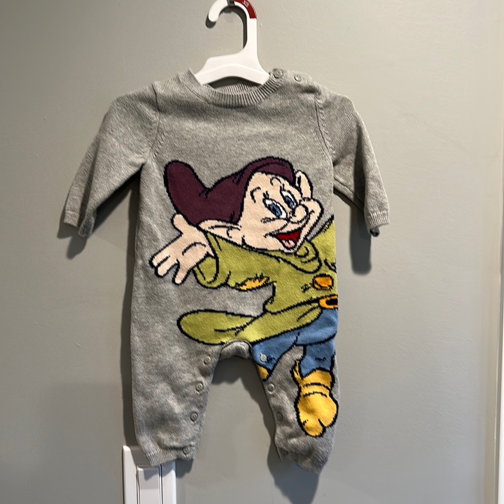 Disney baby Baby Gap Dopey 0-3 months